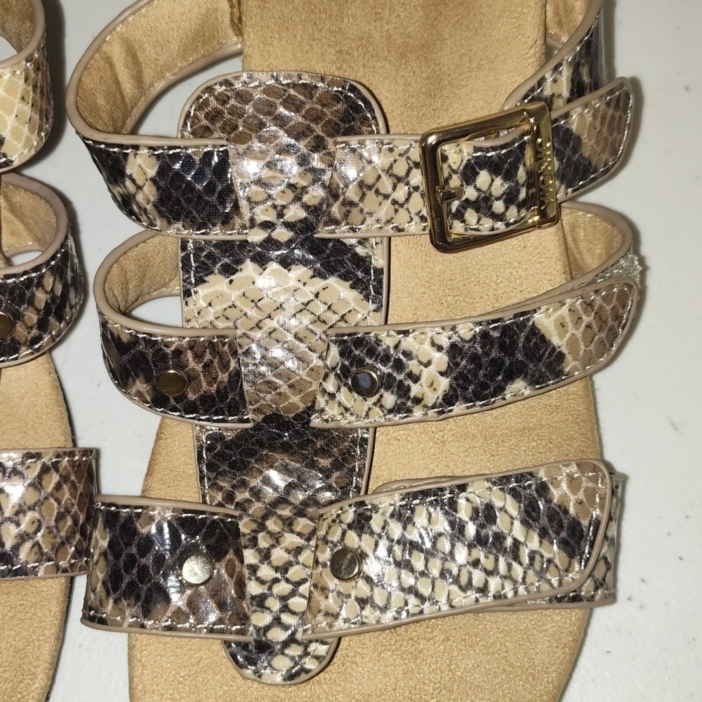 Vionic Sandal, Snake Print, Size 7 - Picture 11 of 12